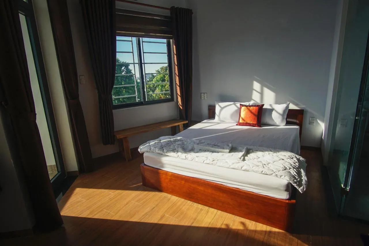 Bed and Breakfast Nhà CủA Elly Danang Vietnam